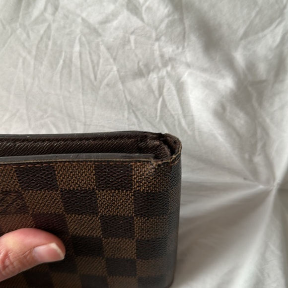 LV Damier Wallet - Picture 12 of 15